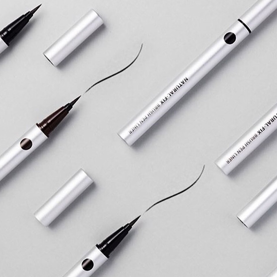 Kẻ mắt Natural Fix Brush Pen Liner